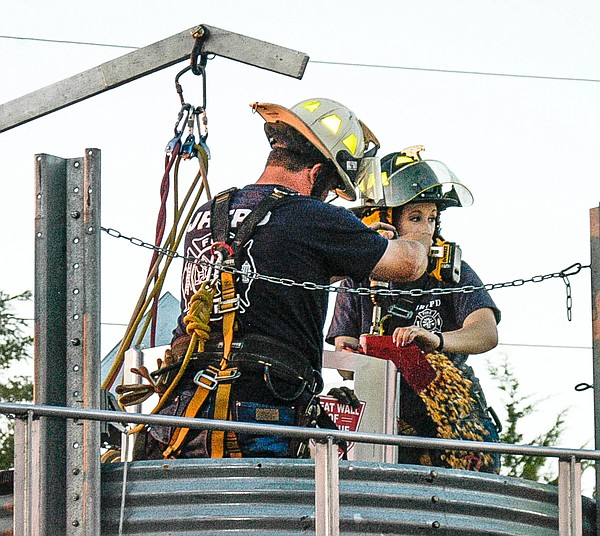 Grain bin rescue training draws many to Jamestown Fulton Sun