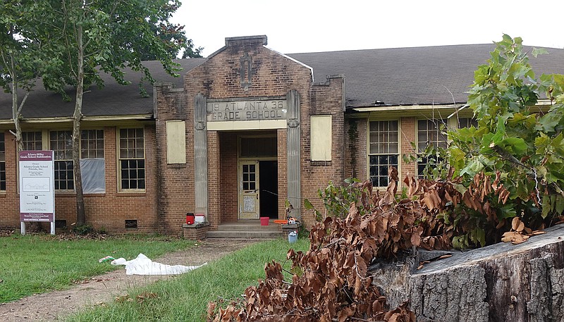The front of the 1936 Atlanta Grade School building is certainly forlorn today.
