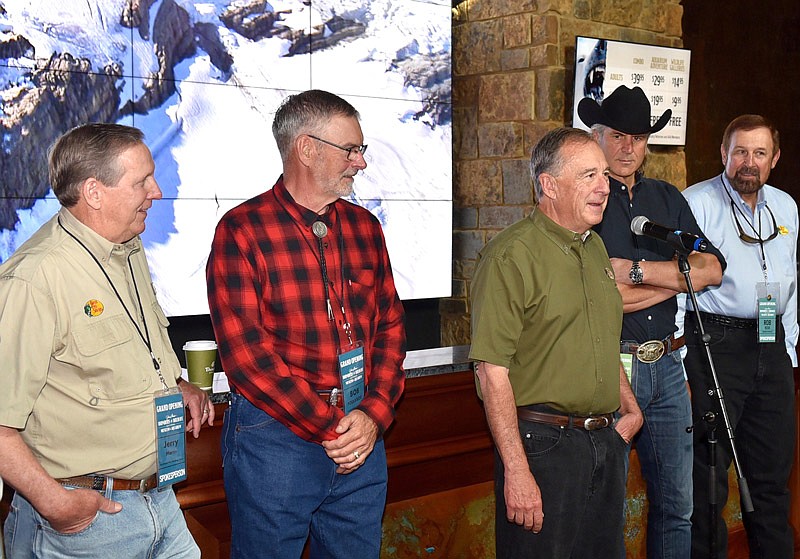 Johnny Morris welcomes the media to Wonders of Wildlife. Standing with him are hunting legends (left to right) Jerry Martin, Bob Foulkrod, Jim Shockey and Rob Keck.