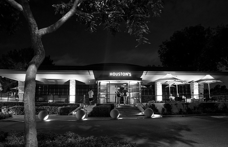 Houston's, an upscale eatery in Irvine, where Debra Newell and John Meehan had their first date.