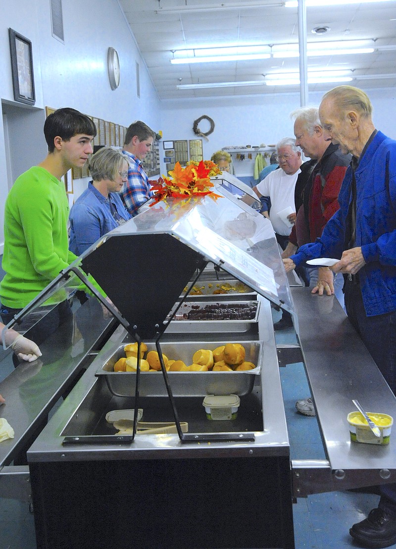 <p>Volunteers served a traditional Thanksgiving Day meal to more than 100 residents at the California Nutrition Center.</p>