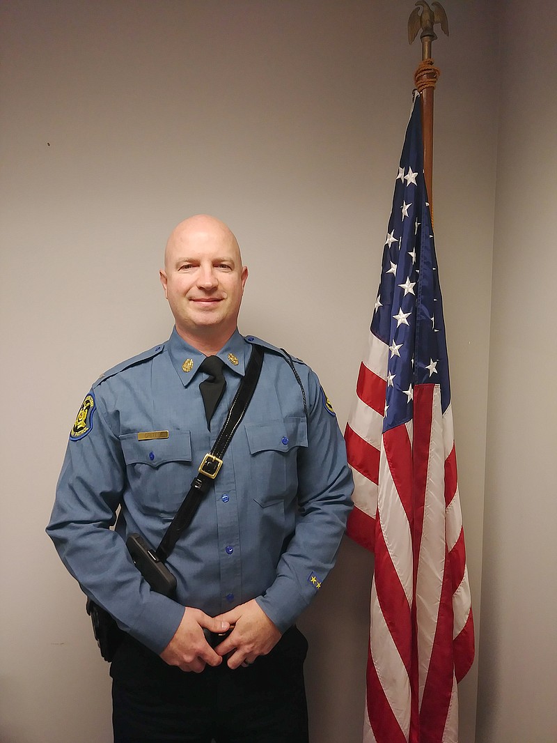 Jason Crites enlisted in the U.S. Marine Corps in 1993. Following his discharge in early 1997, he became a member of the Missouri Highway Patrol. He now serves as a lieutenant assigned to Troop F in Jefferson City.