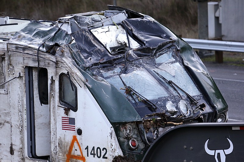 Was engineer in deadly Amtrak wreck distracted? | Jefferson City News ...