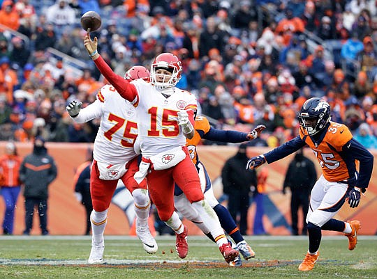 Mahomes leads Chiefs past Broncos 27-24