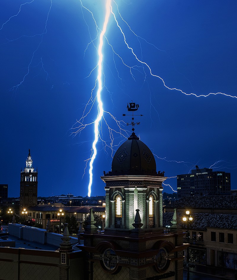 Fewer people than ever in the U.S. are being killed by lightning. (John Sleezer/Kansas City Star/TNS)