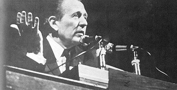 <p>Submitted</p><p>Art Linkletter speaks Dec. 5, 1967, at Westminster College.</p>