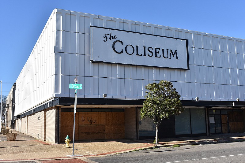 The Coliseum, a former downtown Texarkana nightclub, will be turned into apartments on Broad Street.