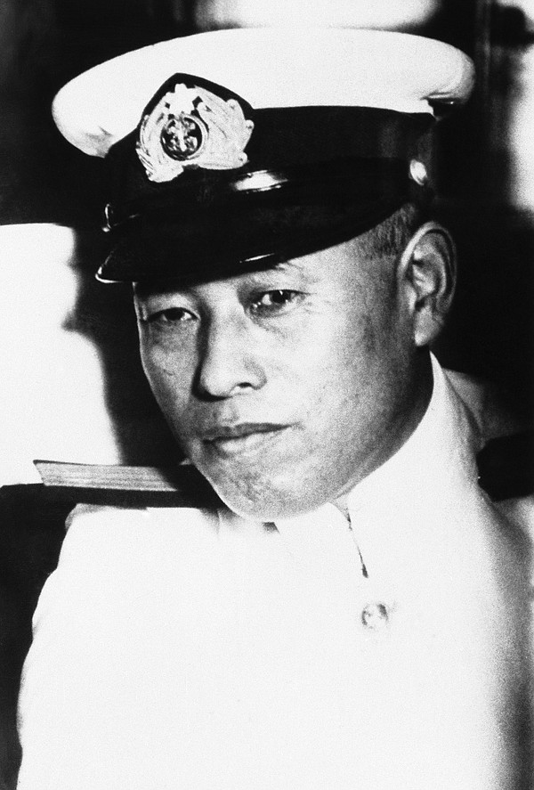 Yamamoto: The Man Who Planned the Attack on Pearl Harbor: Hoyt