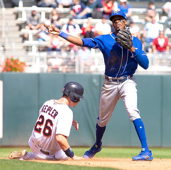 Astudillo hits game-ending home run, Twins beat Royals 3-1