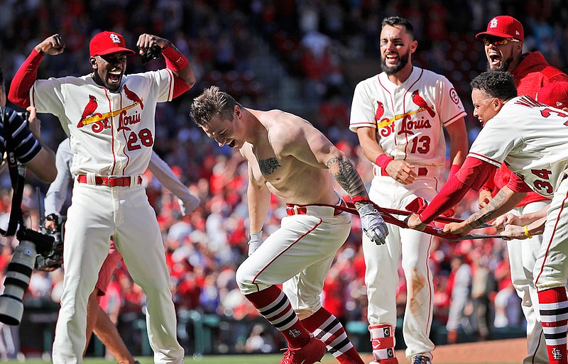 O'Neill's homer in 10th lifts Cardinals past Giants 5-4