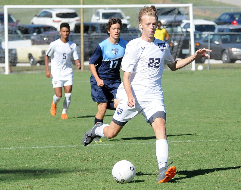 Three wins add up to title for Helias in Capital City Classic ...