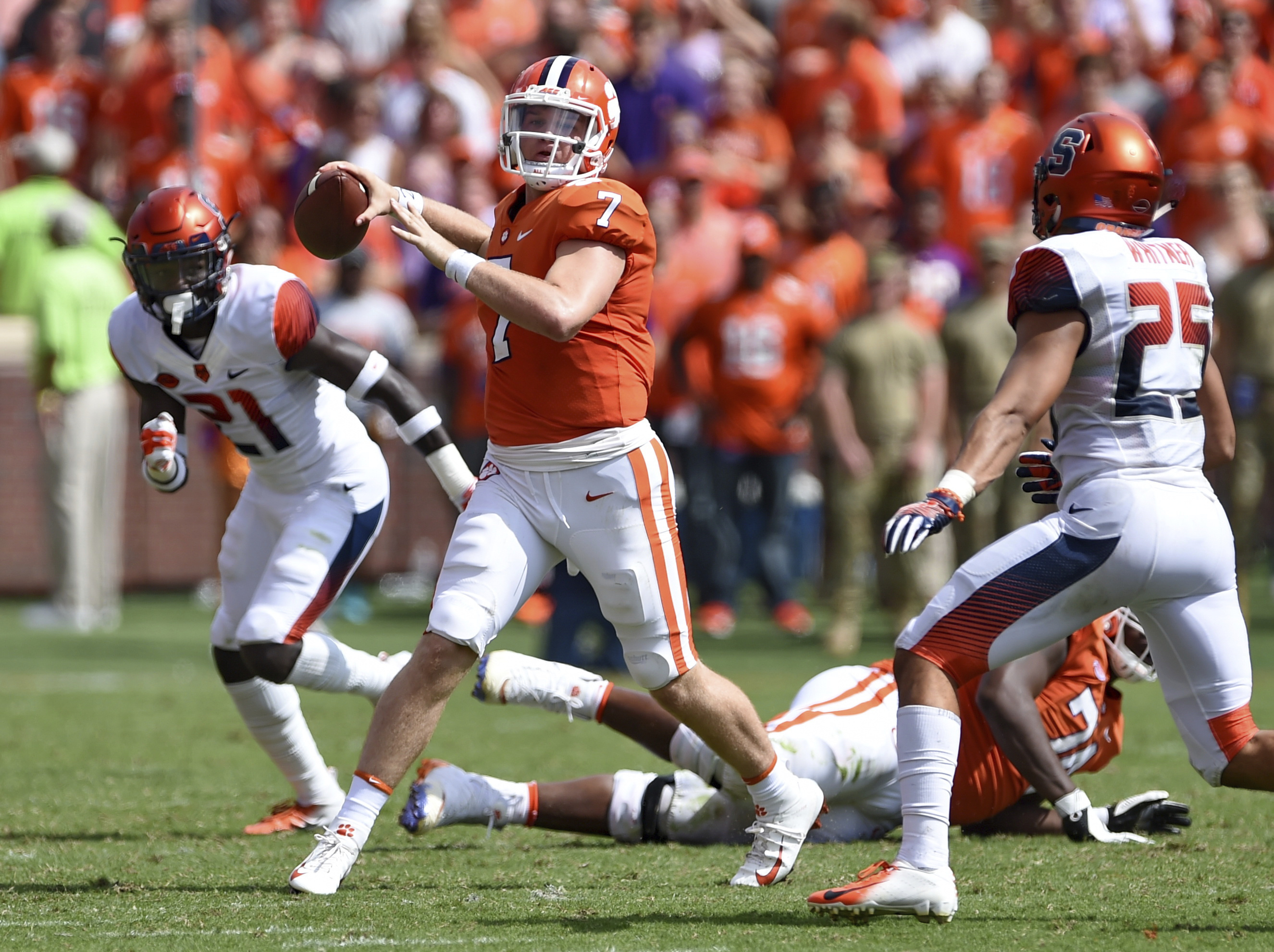 Syracuse football knocks Clemson freshman QB Trevor Lawrence out