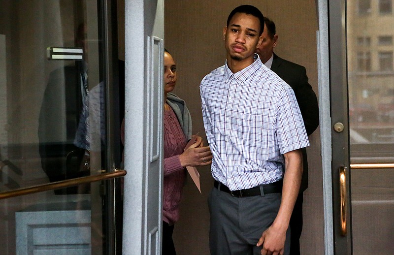 DaQuan Huey leaves the Bi-State Justice Building on Friday after his hearing regarding a felony charge in Texarkana, Texas.