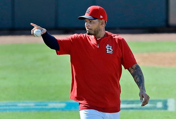 Cardinals catcher Molina to make spring training debut behind the plate