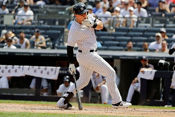 Luke Voit of the Yankees reacts after being hit with a pitch Saturday.