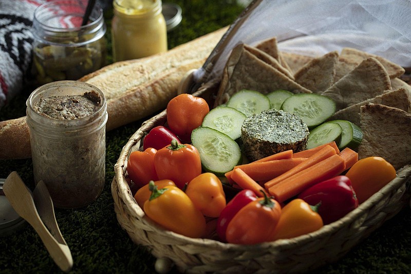 An Instant Pot picnic, styled by Shannon Kinsella, on June 12, 2019 (E. Jason Wambsgans/Chicago Tribune/TNS)