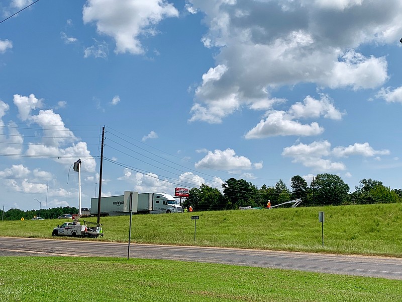 UPDATE Traffic slows down on Jarvis after truck knocks down power