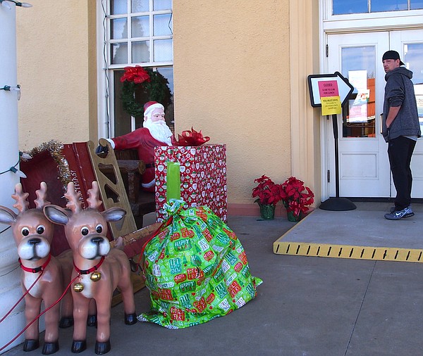 Linden Christmas parade to be Thursday Event wraps up with tree