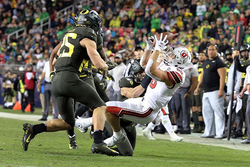 Utah tight end Brant Kuithe (80) catches a pass against Oregon during the second half of the Pac-12 Conference championship NCAA college football game in Santa Clara, Calif., Friday, Dec. 6, 2018. Oregon won 37-15. (AP Photo/Daniel Alvarez)