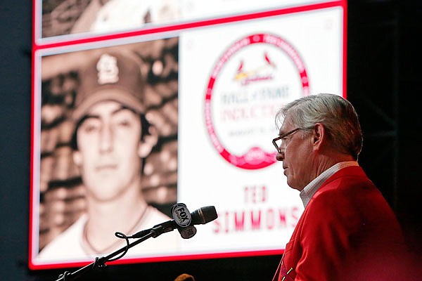 In this Aug. 15, 2015, file photo, former catcher Ted Simmons delivers a speech during his Cardinals Hall of Fame induction ceremony in St. Louis.