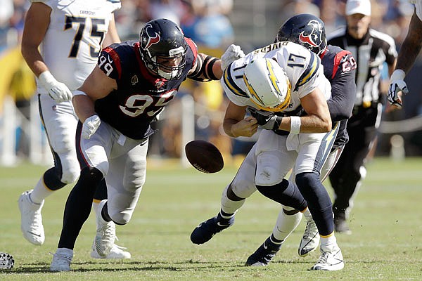 Houston Texans win first playoff game, 31-10 over Cincinnati