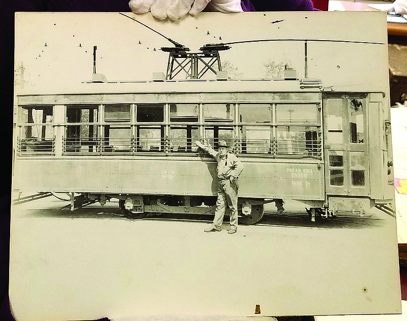 Photos in the Texarkana Museums System archive show how the interior and exterior of Texarkana trolleys appeared.  Trolley systems served Texarkana from about 1881 until 1934.