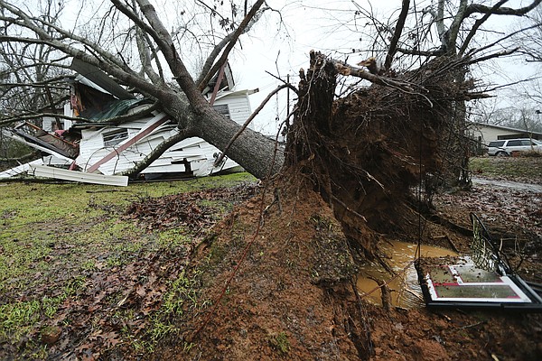 Storms sweep southern US, Midwest as death toll rises to 11 | Fulton Sun