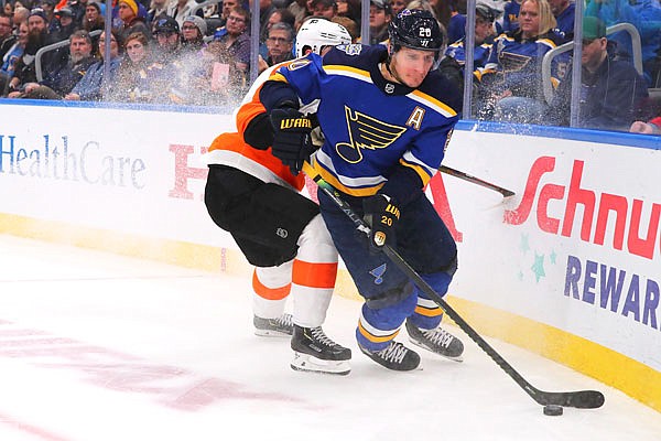 Blues forward Alexander Steen controls the puck during the second period of Wednesday night's game against the Flyers in St. Louis.