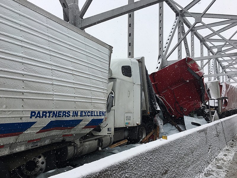 Westbound lanes of Interstate 70 on the Missouri River bridge near Rocheport were blocked during the noon hour Wednesday after crashes that involved multiple cars and trucks.