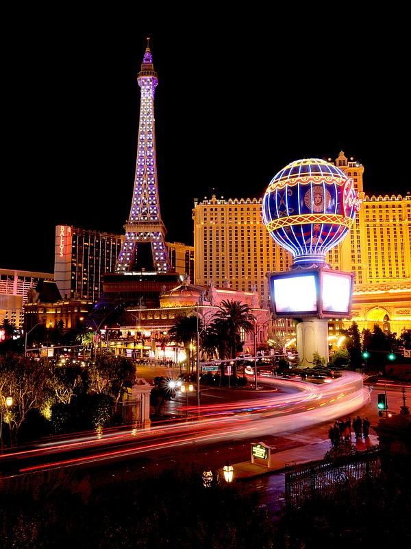 Here's How Much It Costs to Light the Las Vegas Strip and Other Famous  Illuminated Landmarks