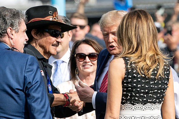 Fans Wait In Long Lines To See Trump Daytona 500 Jefferson City News