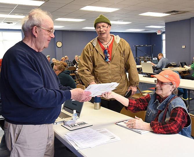 Volunteers needed for AARP program to help poor, elderly with taxes ...