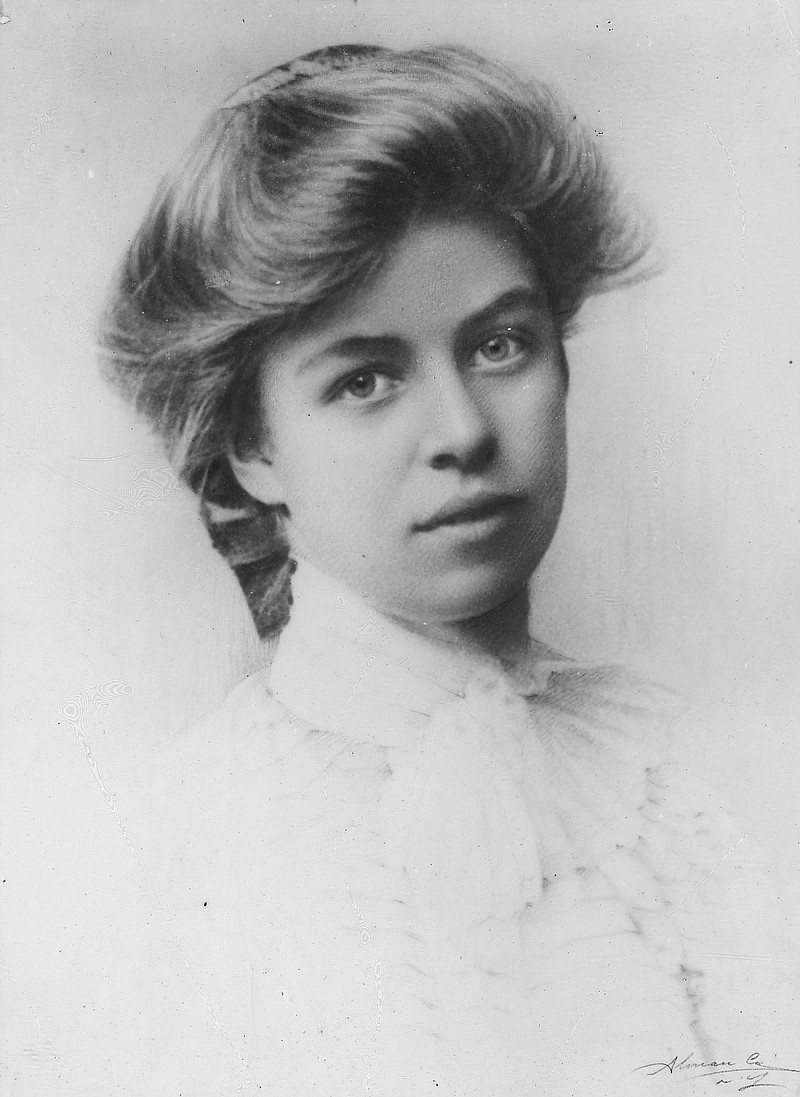 Eleanor Roosevelt's school portrait from the National Archives and Records Administration.


NATIONAL
ARCHIVES