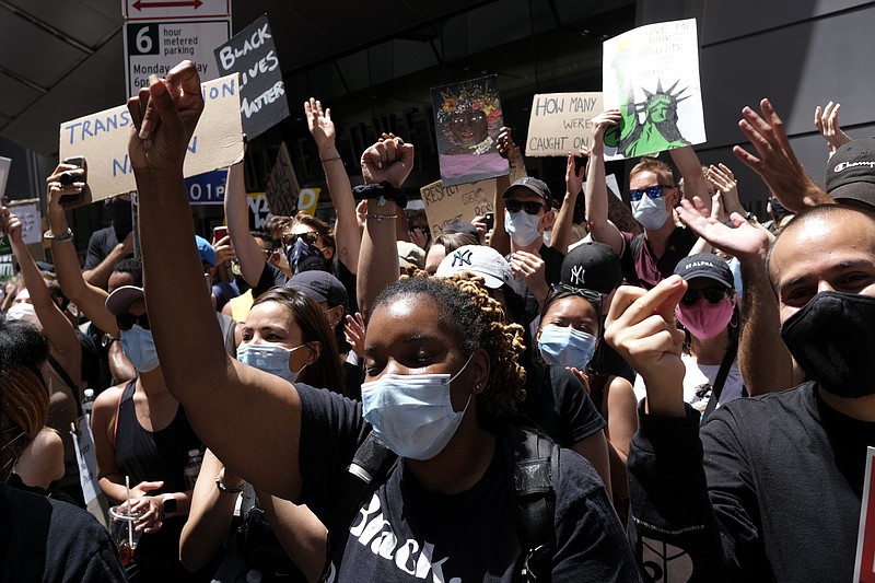 Police Show Less Force As Peaceful Protests Push Reform Jefferson City News Tribune 