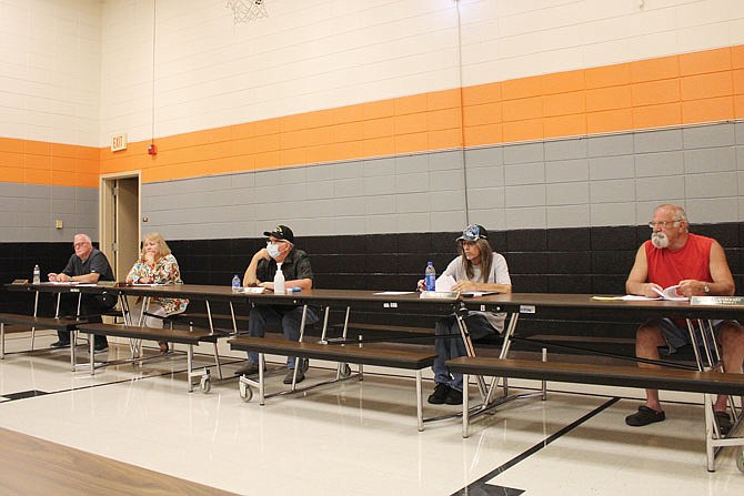 The New Bloomfield Board of Aldermen met in the New Bloomfield Elementary School cafeteria.