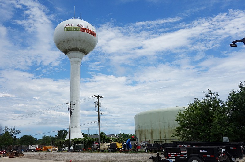 <p>Helen Wilbers/FULTON SUN </p><p>The City of Fulton plans to repaint these two water storage tanks, along with the 1.7 million-gallon tank located near Auto World Museum, sometime in the next couple of years.</p>