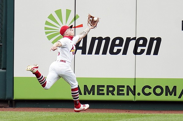 O'Neill makes Cardinals history in win over Pirates