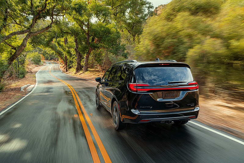 The 2021 Chrysler Pacifica lineup is highlighted by a new LED taillamp that communicates a more upscale lit appearance and transforms the visual feel by running the entire width of the rear end.
