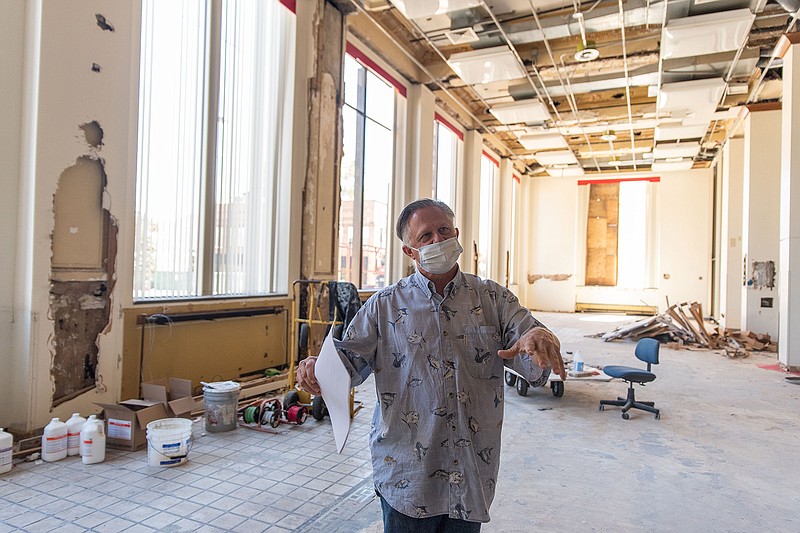 Developer David Peavy explains his vision for the rehabilitation of the former Texarkana National Bank building downtown. He plans to restore the building to its original 1920s art deco style while converting to about 60 apartments, plus retail and shared work spaces.