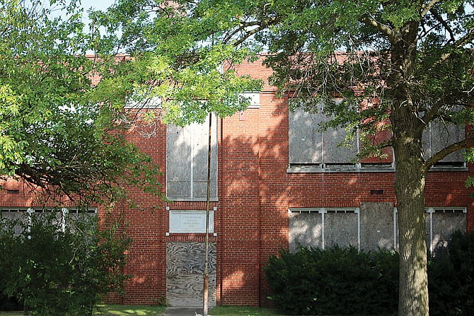 The George Washington Carver School educated Fulton's Black children for 31 years. The school was dedicated in 1937 at an event visited by George Washington Carver. 