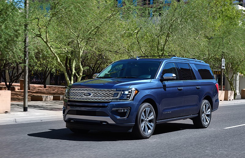 Expedition Platinum introduces more premium updates for 2020, including leather-wrapped instrument panel topper and door rollovers, plus more aluminum interior touches 