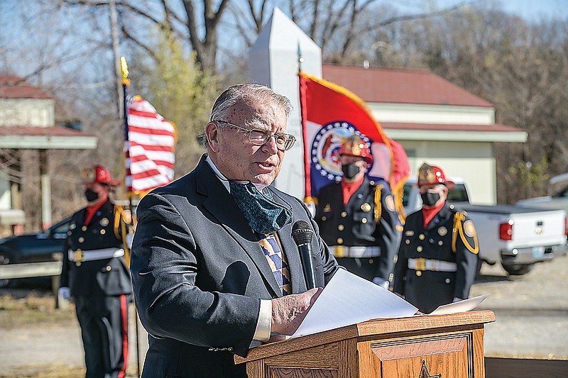 Historian Bob Priddy delivers a speech about the history of Cole, Callaway and Boone counties.