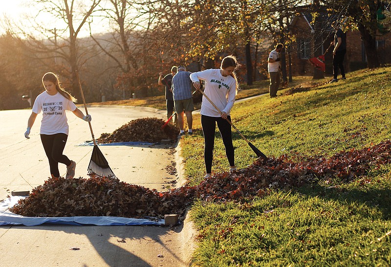 Students rake in the dough for veterans, their families Jefferson