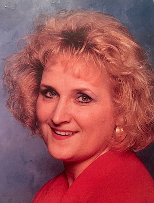 Photo of DELORIS  GUETERMAN