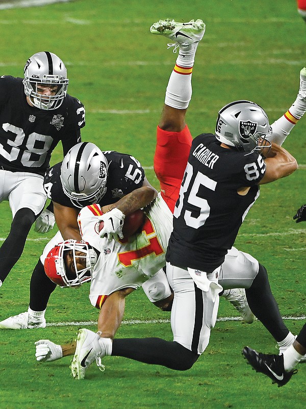 Chiefs show calm, cool confidence in 35-31 win over Raiders - The San Diego  Union-Tribune