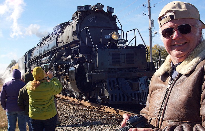 Bill Pizer of Rockwall, Texas is tickled pink. Not only because of the cold but also because he came all the way to see and be in the presence of the largest steam locomotive ever built in the United States. So did a lot of other people on this cold November morning
of 2019.