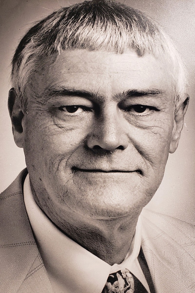 This April 1991 file photo shows AP correspondent Guy Coates in Baton Rouge, La. Coates, a retired Associated Press correspondent in Louisiana, died late Tuesday, Jan. 12, 2021, at the age of 80. Coates' early career included stints at The Times of Shreveport as well as KNOE TV in Monroe and KSLA TV in Shreveport. (Mark Keedy/The Advocate via AP, File)