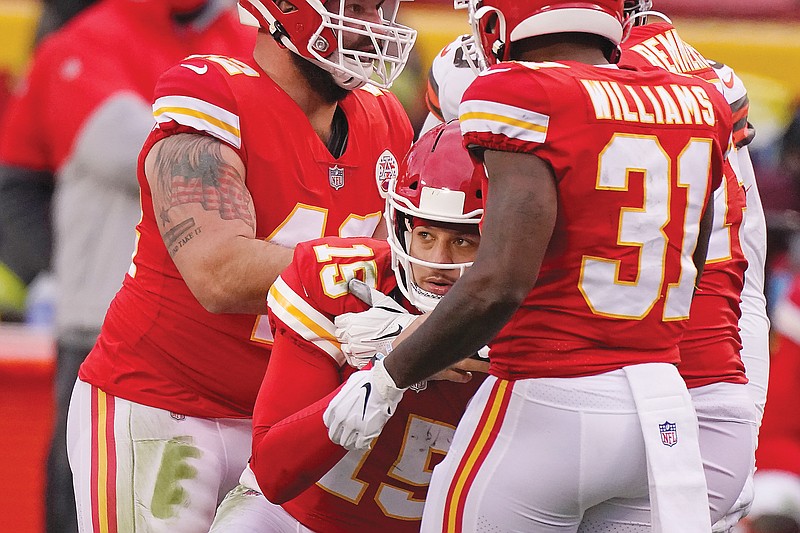 HenneThingIsPossible: After losing Mahomes, Chiefs and Henne hold off  Browns 22-17