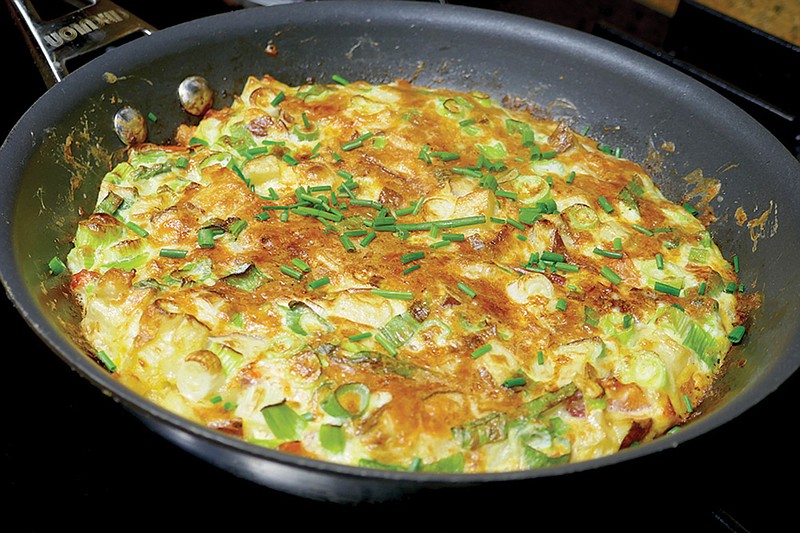 Spanish-style omelet. (Linda Gassenheimer/TNS)