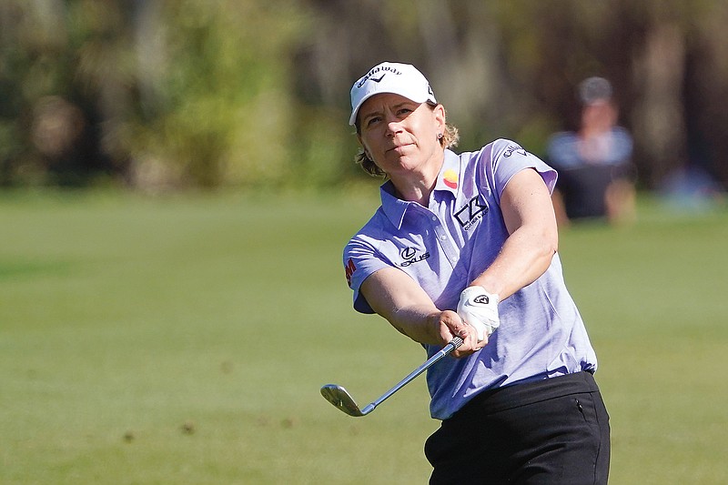 Annika Sorenstam hits a chip shot to the ninth green during Thursday's first round of the Gainbridge LPGA in Orlando, Fla.